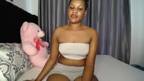 Snapshot of cadercey_kimmy01 chatting on February 16, 12:32 pm EVA online show from February 16, 12:32 pm