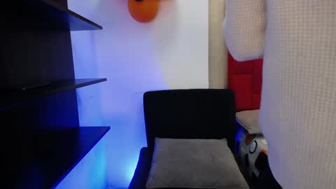 Snapshot of cady_hot chatting on October 25, 8:14 pm Cady online show from October 25, 8:14 pm