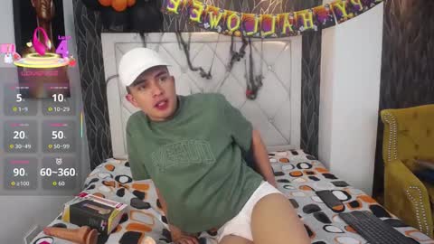 Snapshot of cady_hot chatting on October 28, 9:13 am Cady online show from October 28, 9:13 am