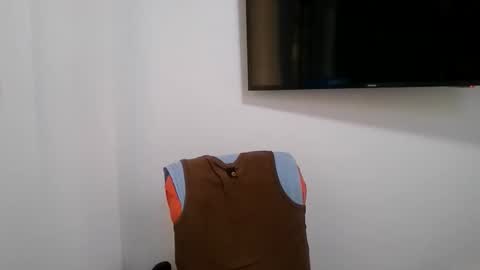 Snapshot of caibra87 chatting on December 14, 2:00 pm Will caibra find a sugar daddy or sugar mommy online show from December 14, 2:00 pm