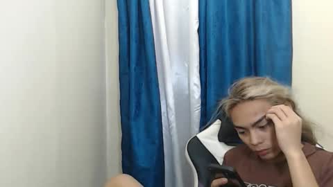 caitessa_bellemoir online show from March 11, 2:01 pm