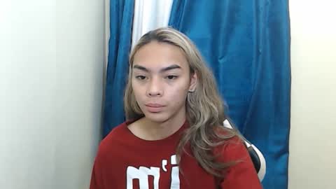 caitessa_bellemoir online show from March 23, 3:05 pm