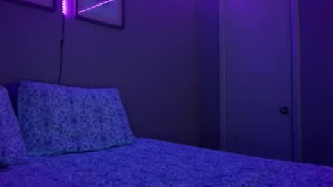 Caitie Citrine online show from March 14, 4:40 am