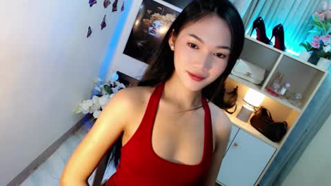 Snapshot of caitlin_x chatting on December 21, 7:21 pm caitlin online show from December 21, 7:21 pm