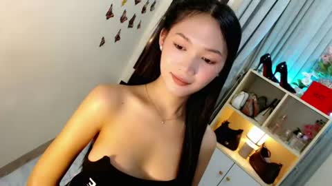 Snapshot of caitlin_x chatting on July 4, 11:22 pm caitlin online show from July 4, 11:22 pm