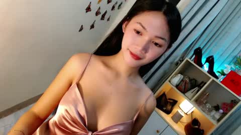 Snapshot of caitlin_x chatting on July 16, 12:38 am caitlin online show from July 16, 12:38 am