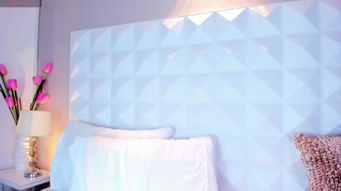 Caitlyn  online show from December 27, 8:07 pm