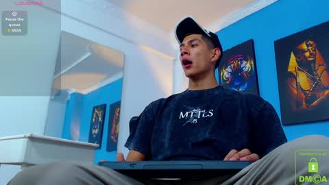 Snapshot of calavalerio chatting on December 2, 7:49 pm Valerio online show from December 2, 7:49 pm