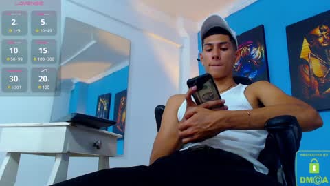 Snapshot of calavalerio chatting on December 6, 8:29 pm Valerio online show from December 6, 8:29 pm