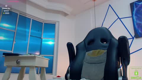 Snapshot of calavalerio chatting on December 15, 4:18 am Valerio online show from December 15, 4:18 am