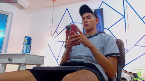 Snapshot of calavalerio chatting on December 17, 8:10 pm Valerio online show from December 17, 8:10 pm