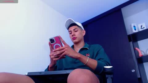 Snapshot of calavalerio chatting on February 12, 6:30 pm Valerio online show from February 12, 6:30 pm