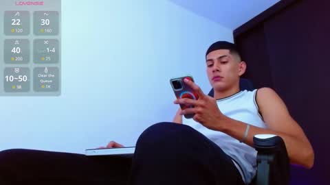 Snapshot of calavalerio chatting on February 18, 7:52 pm Valerio online show from February 18, 7:52 pm