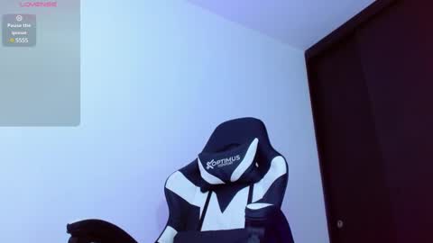 Snapshot of calavalerio chatting on February 26, 8:33 pm Valerio online show from February 26, 8:33 pm