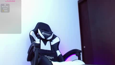 Snapshot of calavalerio chatting on March 3, 7:17 pm Valerio online show from March 3, 7:17 pm