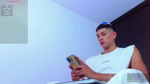 Snapshot of calavalerio chatting on March 8, 8:14 pm Valerio online show from March 8, 8:14 pm