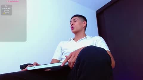 Snapshot of calavalerio chatting on March 11, 7:36 pm Valerio online show from March 11, 7:36 pm