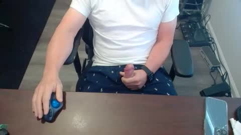 Snapshot of calibratorjosh chatting on April 5, 4:37 pm calibratorjosh online show from April 5, 4:37 pm