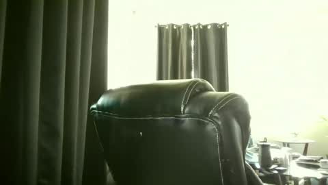 caligrown1154 online show from June 14, 2:24 am