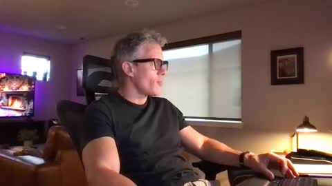 calirsedmo online show from December 14, 7:18 pm