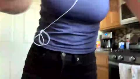 calishop1 online show from March 27, 1:33 am