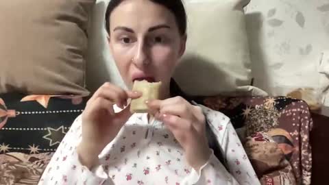 Anna online show from March 1, 8:22 pm