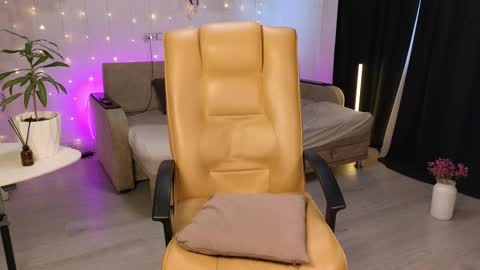 Dasha       inst       dasha is nice online show from February 15, 7:51 am