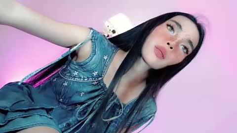 Snapshot of call_me_nina chatting on May 5, 1:52 pm call_me_nina online show from May 5, 1:52 pm