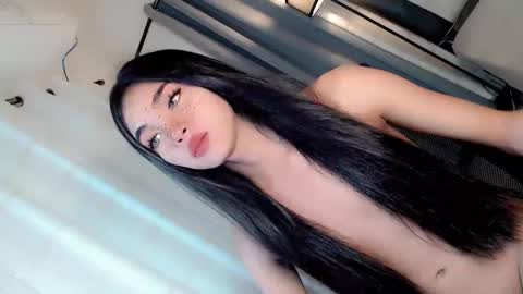 Snapshot of call_me_nina chatting on June 7, 3:10 am call_me_nina online show from June 7, 3:10 am