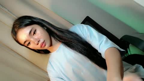 Snapshot of call_me_nina chatting on June 12, 3:38 am call_me_nina online show from June 12, 3:38 am
