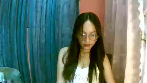 Freya online show from October 8, 7:50 am