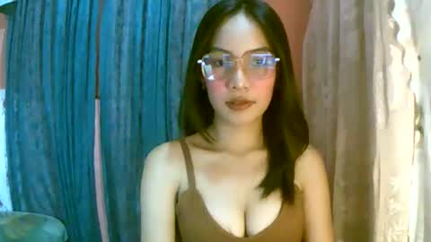 Freya online show from April 8, 9:53 am