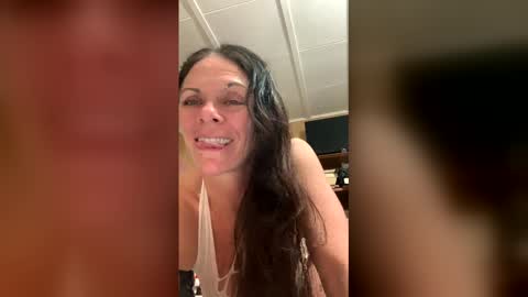 Snapshot of calli_girl420 chatting on February 14, 4:42 am Calli online show from February 14, 4:42 am