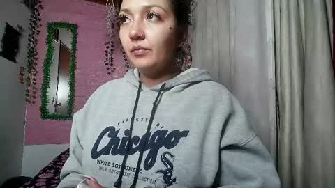Snapshot of callme_lolas chatting on June 22, 3:36 am paula online show from June 22, 3:36 am
