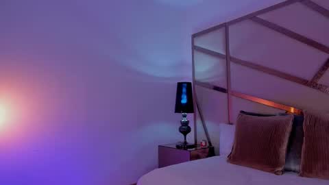 Anna Banana online show from November 4, 11:04 pm