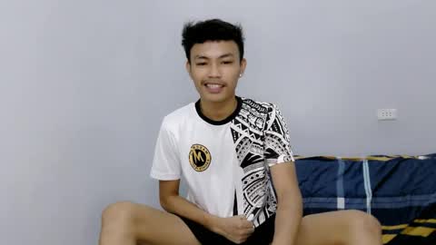 Snapshot of callmebabyceejay_ chatting on April 1, 11:33 am Ceejay online show from April 1, 11:33 am