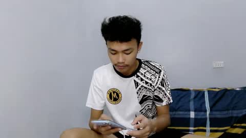 Snapshot of callmebabyceejay_ chatting on April 1, 1:41 pm Ceejay online show from April 1, 1:41 pm