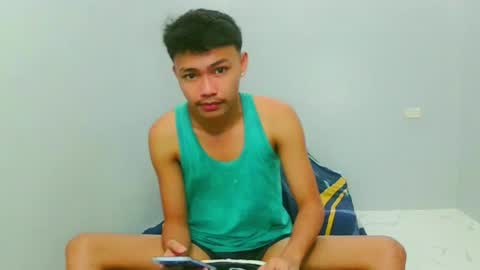 Snapshot of callmebabyceejay_ chatting on April 3, 2:37 pm Ceejay online show from April 3, 2:37 pm