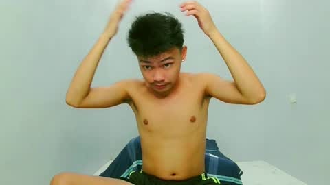 Snapshot of callmebabyceejay_ chatting on April 10, 9:47 am Ceejay online show from April 10, 9:47 am