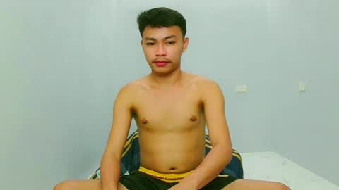 Snapshot of callmebabyceejay_ chatting on April 11, 11:09 pm Ceejay online show from April 11, 11:09 pm