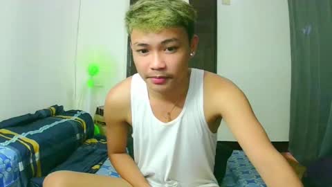 Snapshot of callmebabyceejay_ chatting on April 22, 3:35 pm Ceejay online show from April 22, 3:35 pm