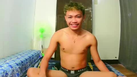 Snapshot of callmebabyceejay_ chatting on April 25, 7:22 pm Ceejay online show from April 25, 7:22 pm