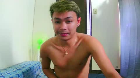 Snapshot of callmebabyceejay_ chatting on April 29, 7:23 am Ceejay online show from April 29, 7:23 am