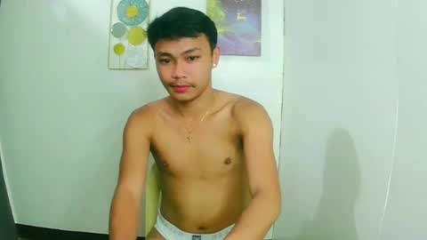 Snapshot of callmebabyceejay_ chatting on May 3, 9:15 am Ceejay online show from May 3, 9:15 am