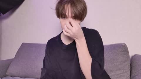 Snapshot of callmenineoneseven chatting on October 18, 12:24 am Nick online show from October 18, 12:24 am