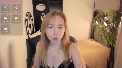 Snapshot of callmenora chatting on October 29, 8:38 am Nora online show from October 29, 8:38 am