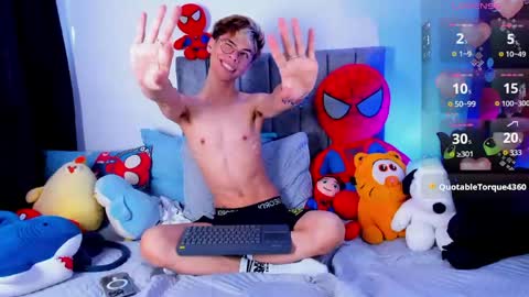 Snapshot of callum__777 chatting on April 22, 6:31 pm callum online show from April 22, 6:31 pm