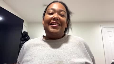 Snapshot of cals9x chatting on January 1, 9:52 pm camzxoxox online show from January 1, 9:52 pm