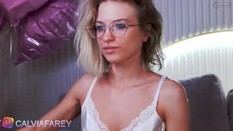 Snapshot of calvia_farey chatting on March 11, 10:21 am calvia_farey online show from March 11, 10:21 am