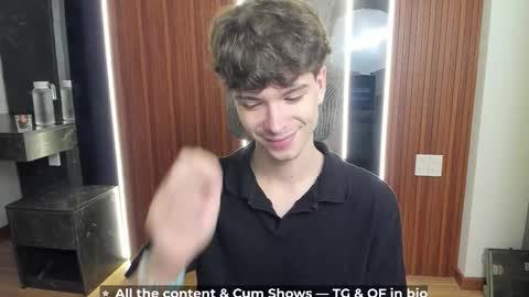 Hey I am Calvin  online show from March 31, 5:13 pm